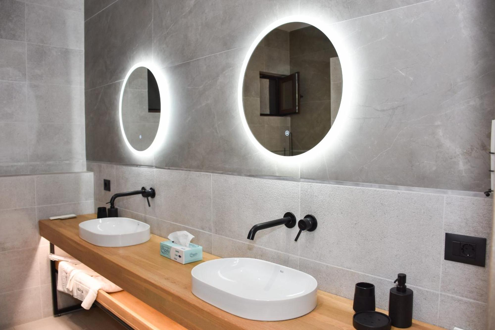 Hotel Curtea Veche Curtea de Argeş エクステリア 写真