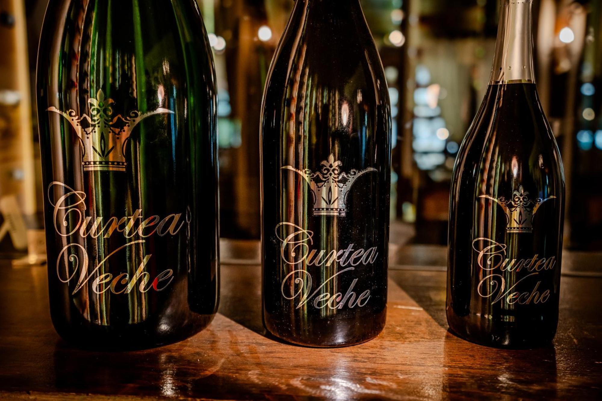 Hotel Curtea Veche Curtea de Argeş エクステリア 写真