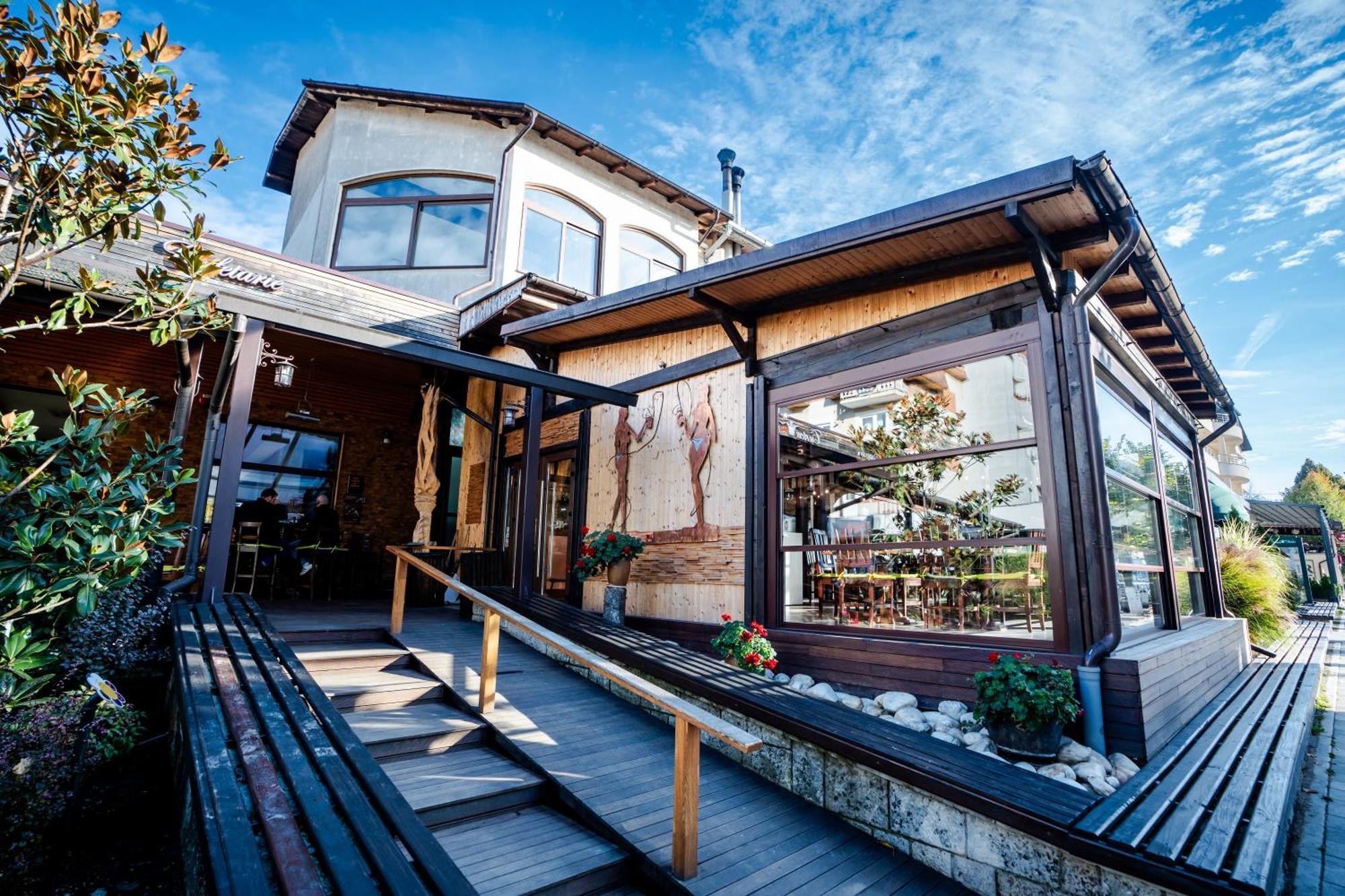 Hotel Curtea Veche Curtea de Argeş エクステリア 写真