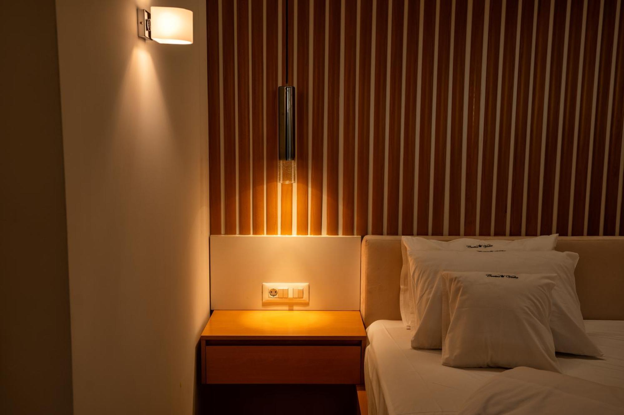 Hotel Curtea Veche Curtea de Argeş エクステリア 写真