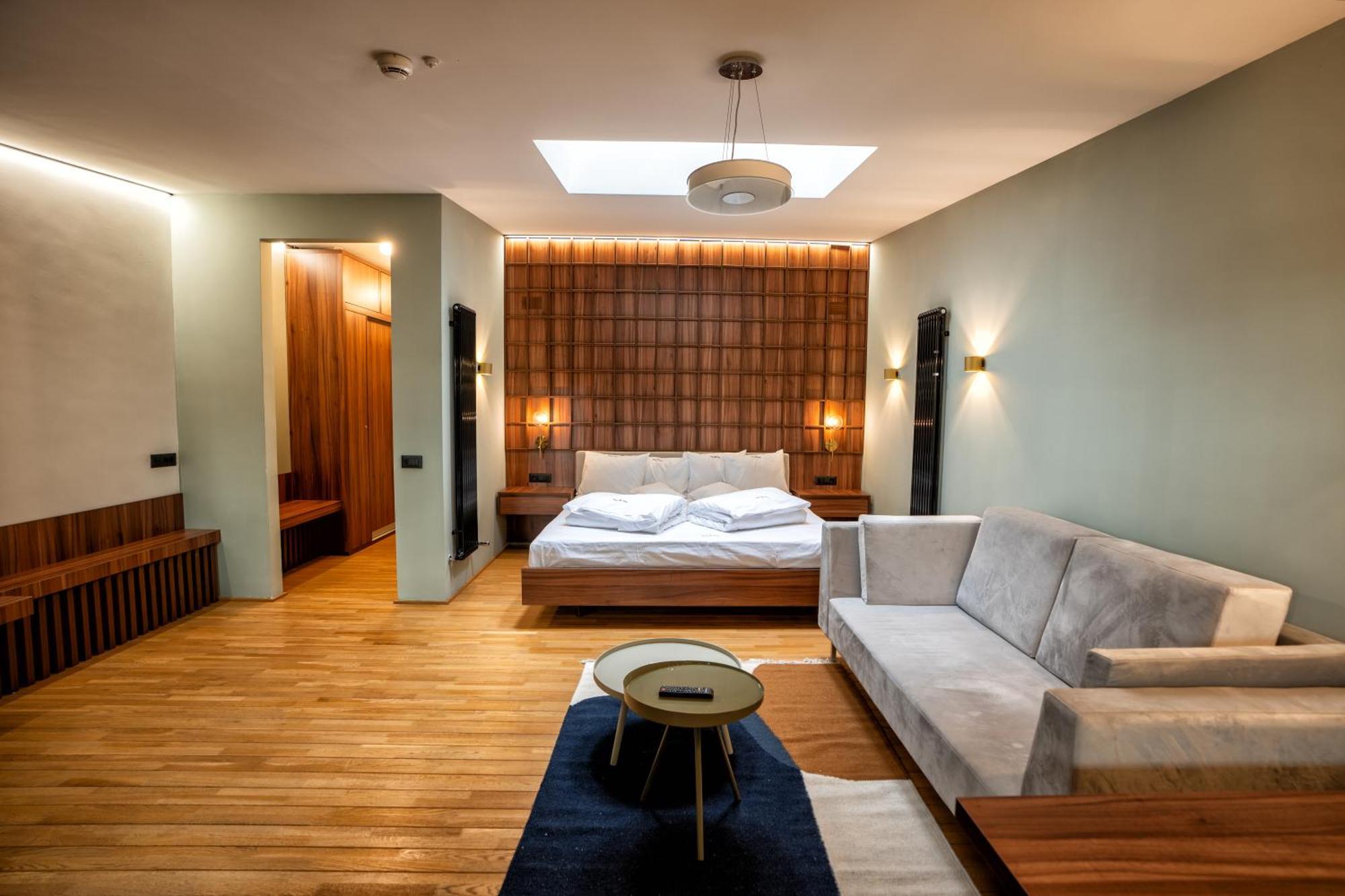 Hotel Curtea Veche Curtea de Argeş エクステリア 写真