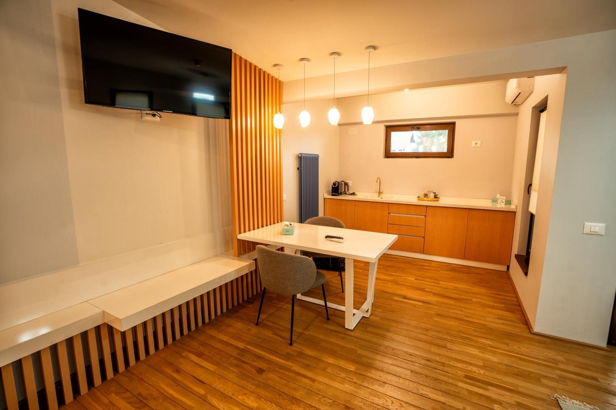 Hotel Curtea Veche Curtea de Argeş エクステリア 写真